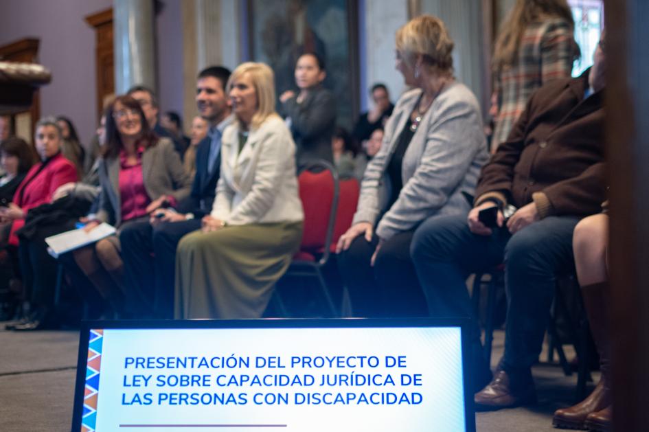 Autoridades presentes en el lanzamiento Autoridades presentes en el lanzamiento