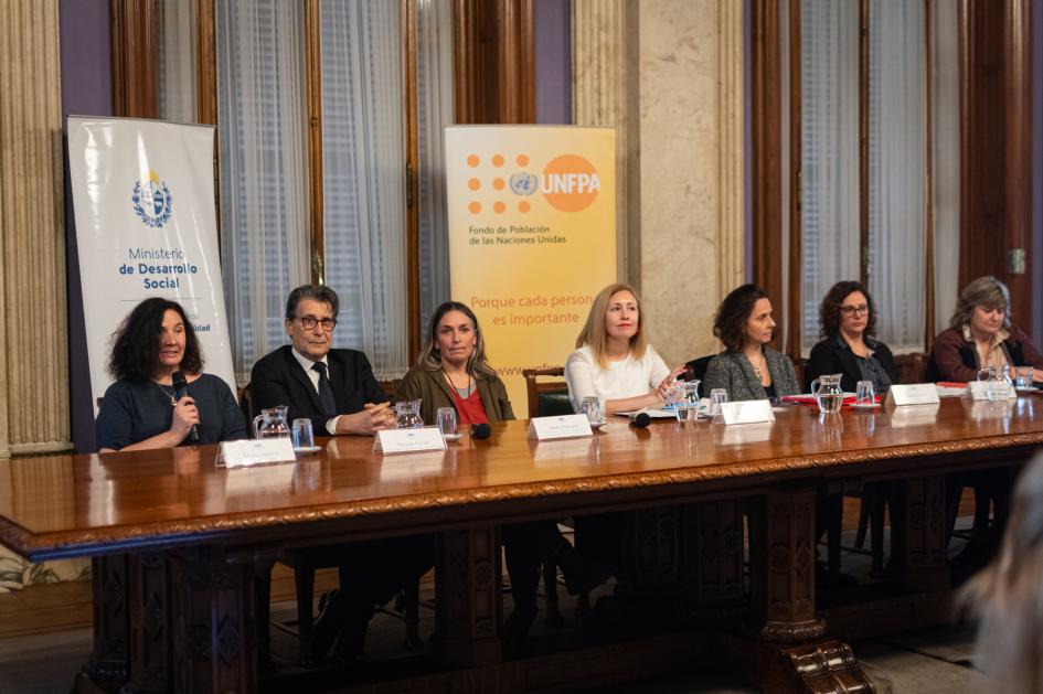 Segundo panel de expositores Segundo panel de expositores