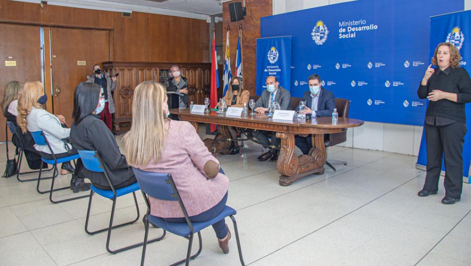 autoridades asistentes al evento