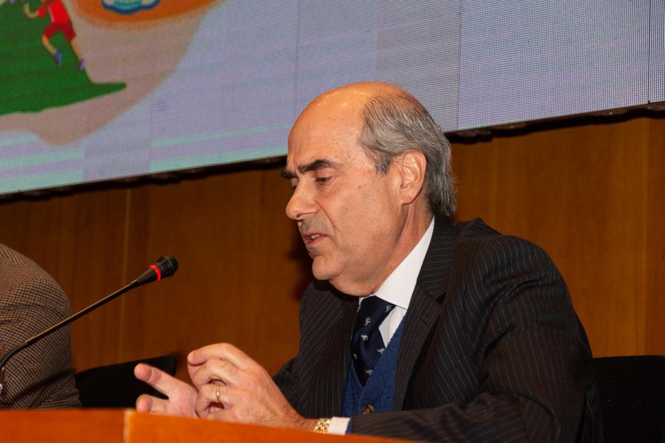 Presidente de INAU haciendo uso de la palabra Presidente de INAU haciendo uso de la palabra