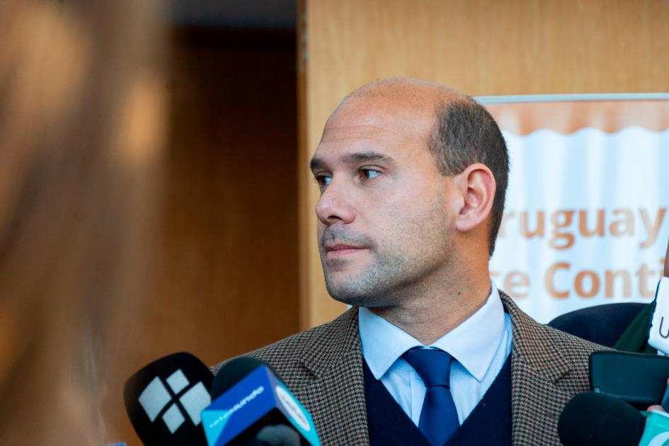 Ministro Lema en declaraciones a la prensa Ministro Lema en declaraciones a la prensa