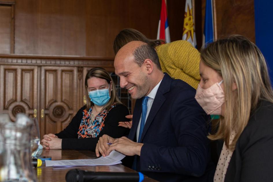 firma de convenio autoridades