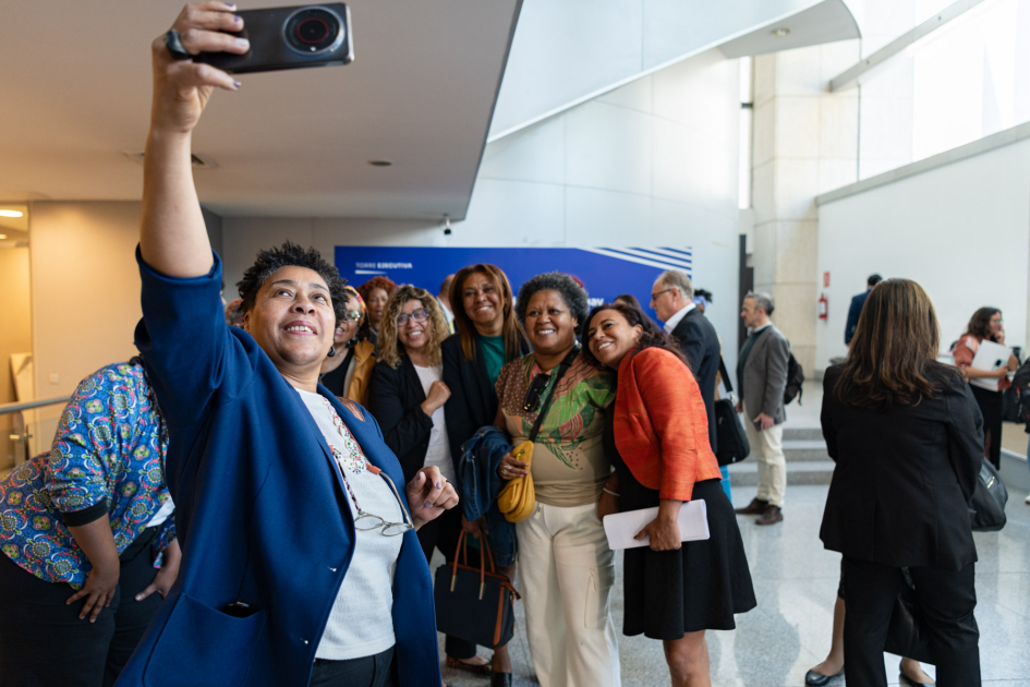 Participantes y autoridades presentes en la apertura de la RIAFRO