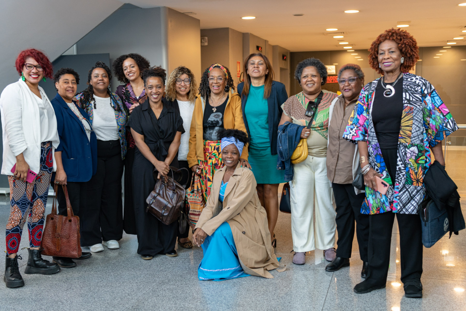 Participantes y autoridades presentes en la apertura de la RIAFRO