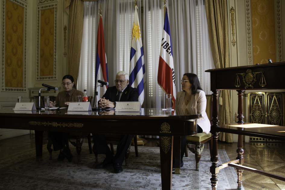 Firma de convenio por alimentación entre INDA y SCJ. Firma de convenio por alimentación entre INDA y SCJ.