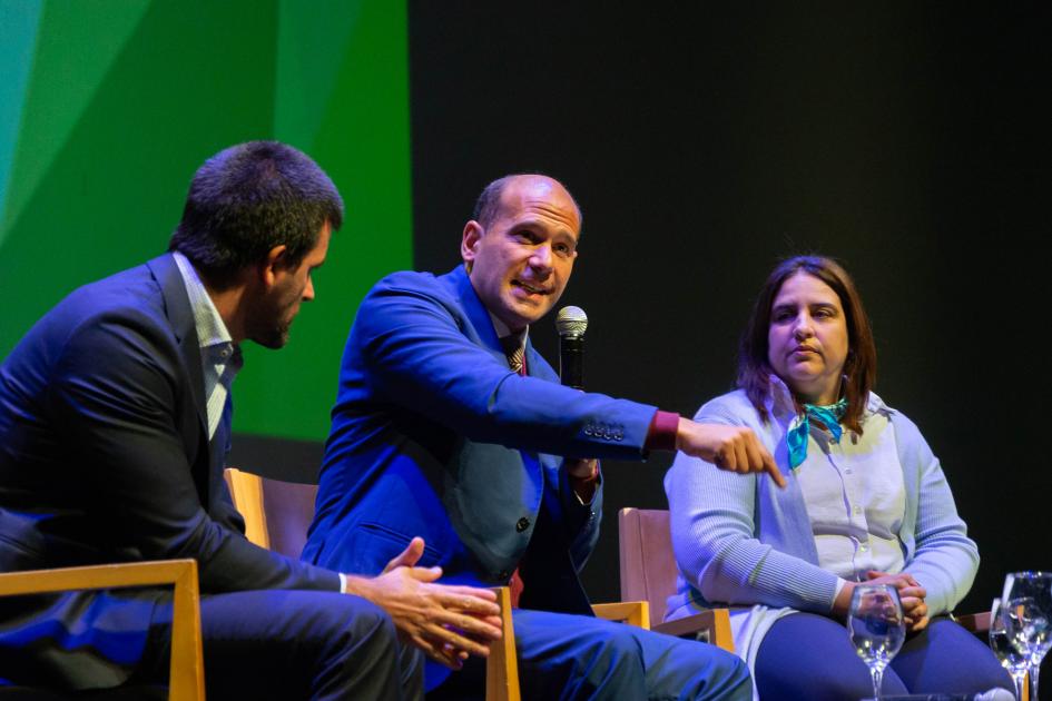 Ministro Lema haciendo uso de la palabra Ministro Lema haciendo uso de la palabra