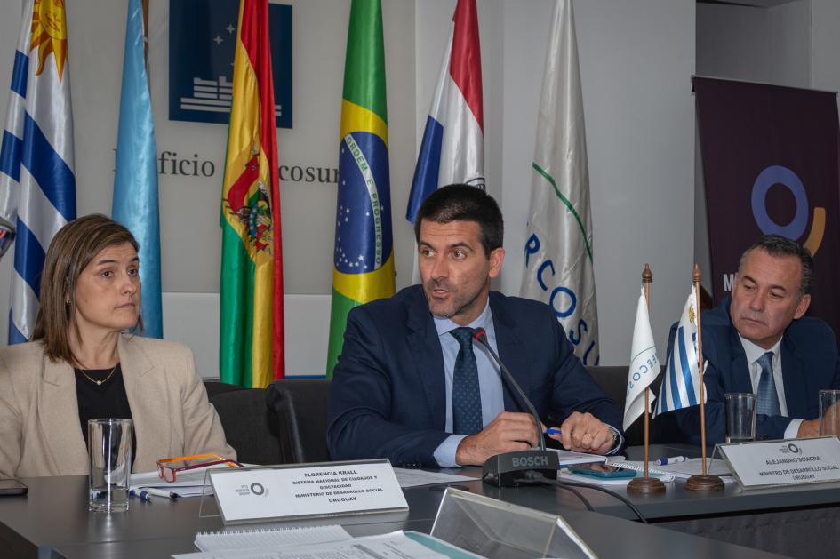 Ministro Sciarra haciendo uso de la palabra Ministro Sciarra haciendo uso de la palabra
