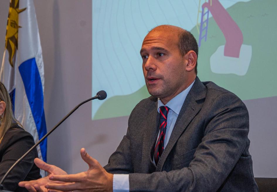 Ministro Lema haciendo uso de la palabra Ministro Lema haciendo uso de la palabra