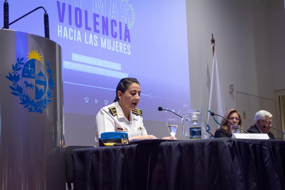 Presentación de Angelina Ferreira del MI