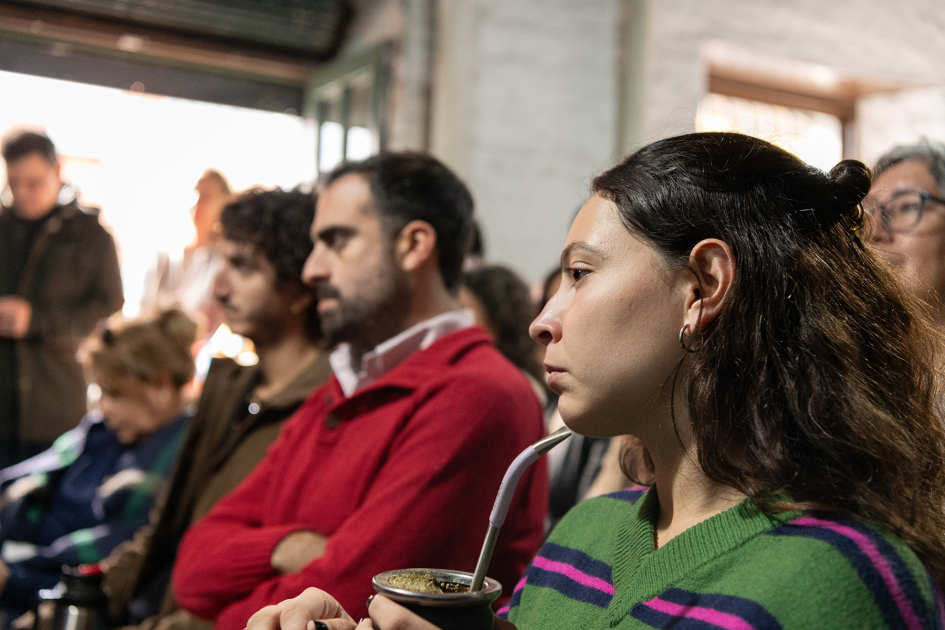 Asistentes a la inauguración del comedor