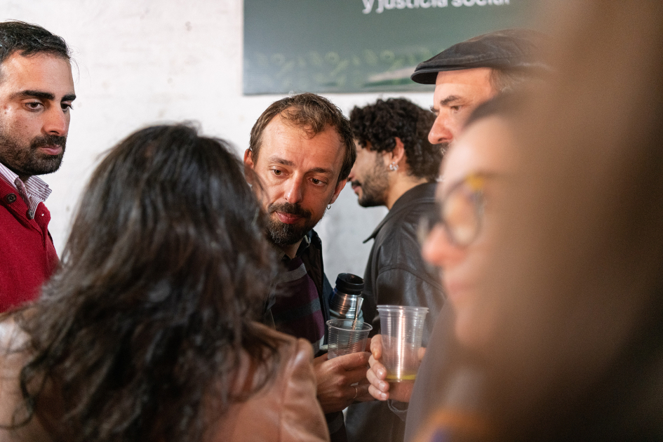 Asistentes a la inauguración del comedor