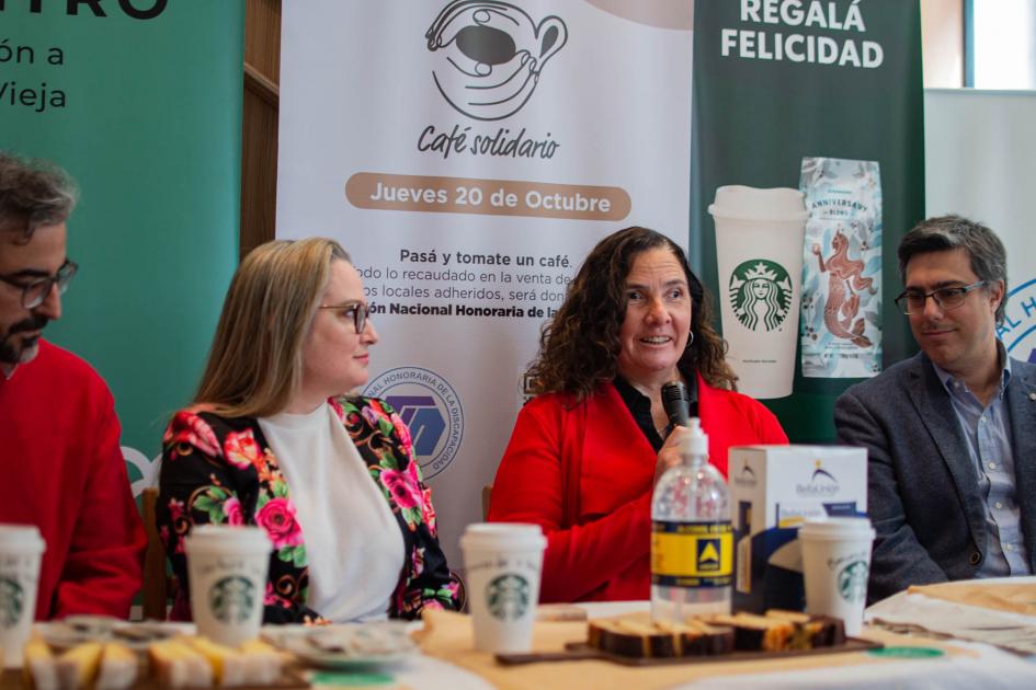 Antonia Irazábal durante su alocución Antonia Irazábal durante su alocución