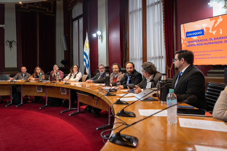 Coloquio sobre derechos humanos, democracia y desarrollo social. Coloquio sobre derechos humanos, democracia y desarrollo social.