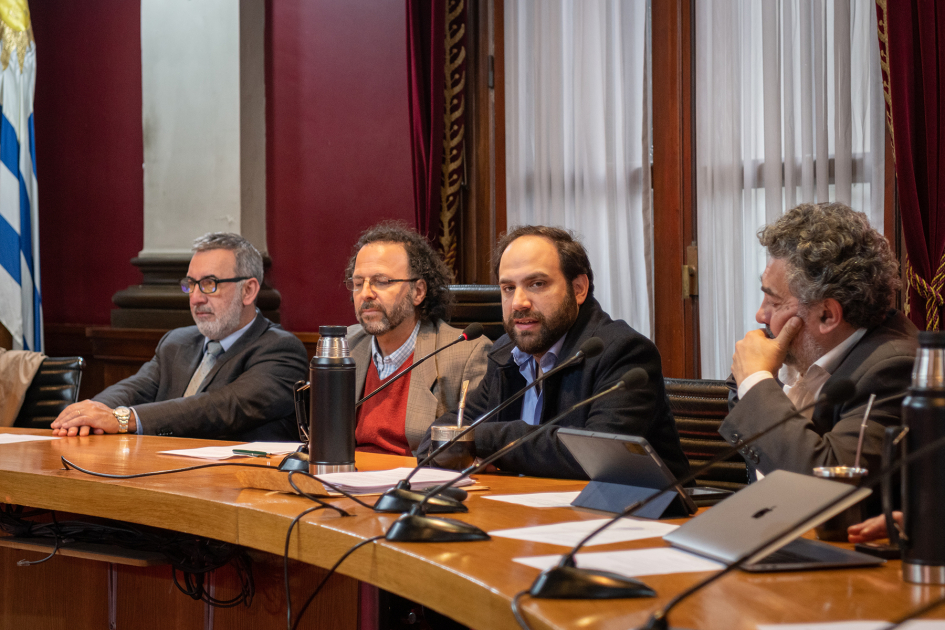 Coloquio sobre derechos humanos, democracia y desarrollo social. Coloquio sobre derechos humanos, democracia y desarrollo social.