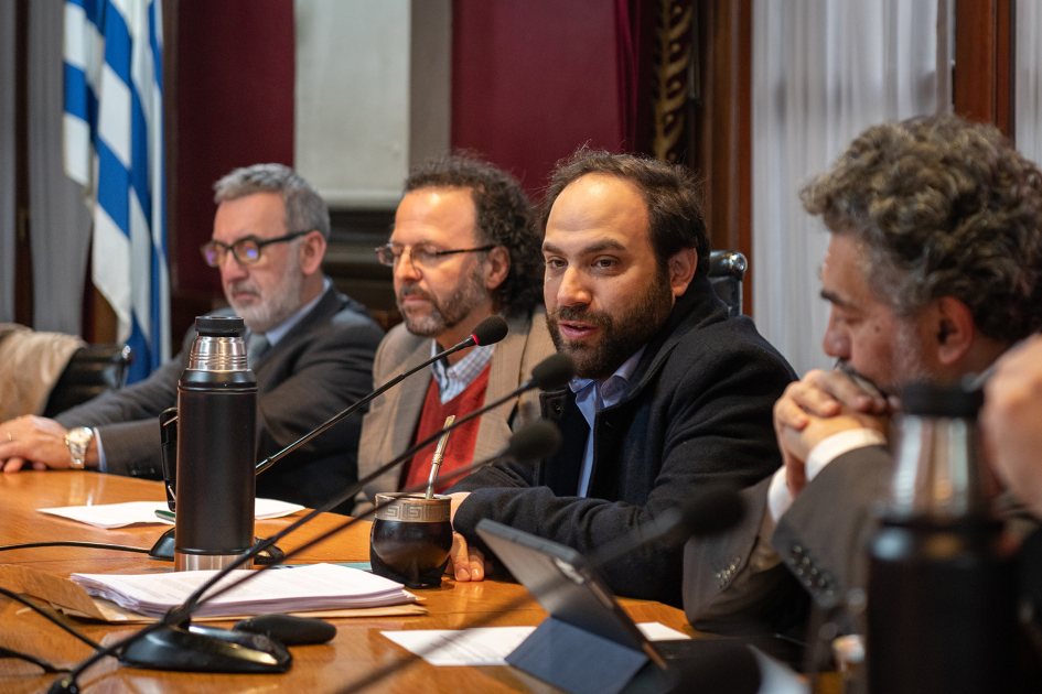 Coloquio sobre derechos humanos, democracia y desarrollo social. Coloquio sobre derechos humanos, democracia y desarrollo social.