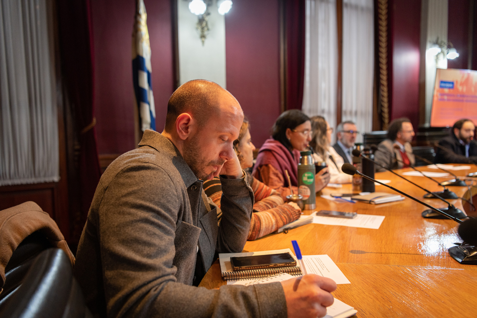 Coloquio sobre derechos humanos, democracia y desarrollo social. Coloquio sobre derechos humanos, democracia y desarrollo social.