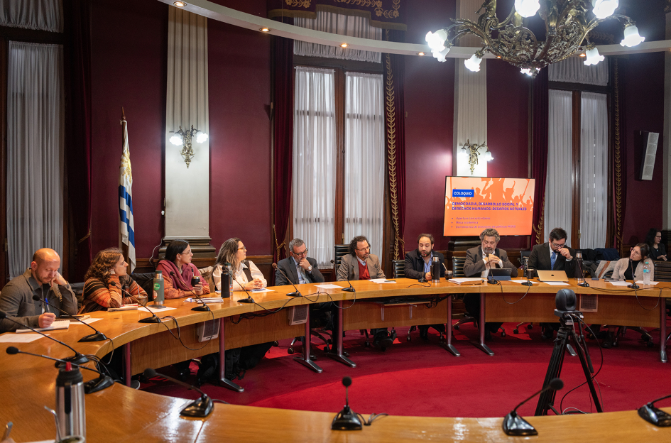 Coloquio sobre derechos humanos, democracia y desarrollo social. Coloquio sobre derechos humanos, democracia y desarrollo social.