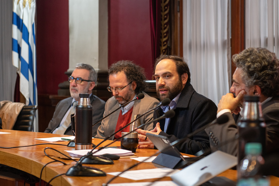 Coloquio sobre derechos humanos, democracia y desarrollo social. Coloquio sobre derechos humanos, democracia y desarrollo social.