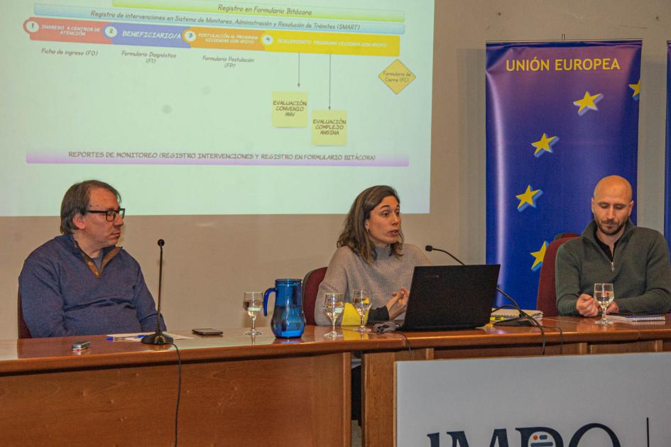 Técnicos de la DINTAD presentando los resultados Técnicos de la DINTAD presentando los resultados
