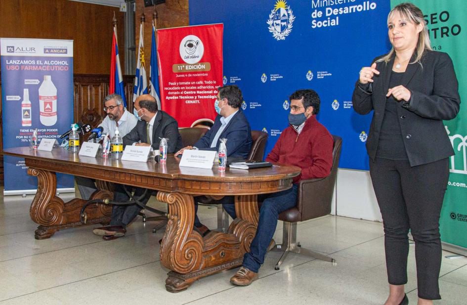 Lanzamiento de la 11ª edición del Café Solidario junto al Grupo Centro y la Intendencia de Montevideo Ministro Lema, Nicolás Scarela y Federico Celsi y Martín Nieves