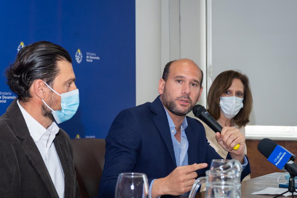 Ministro Lema exponiendo Ministro Lema exponiendo