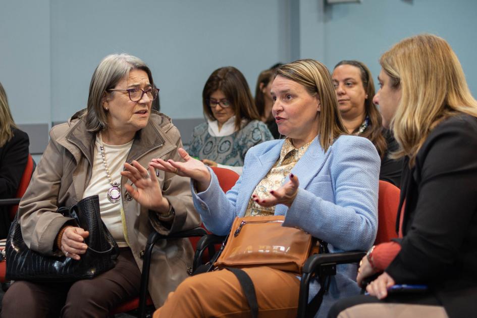 Autoridades presentes en la actividad 