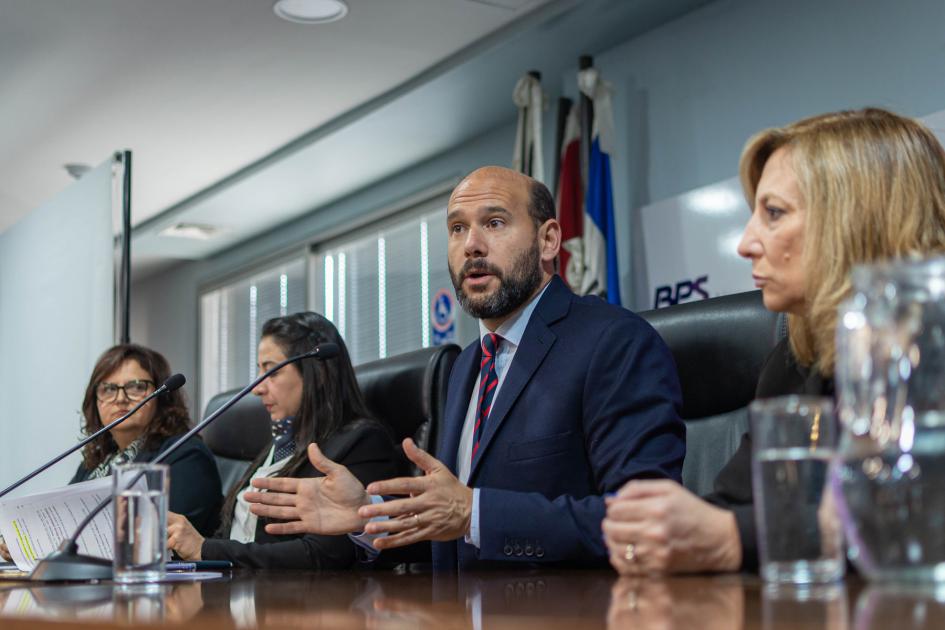 Ministro Lema en su intervención 