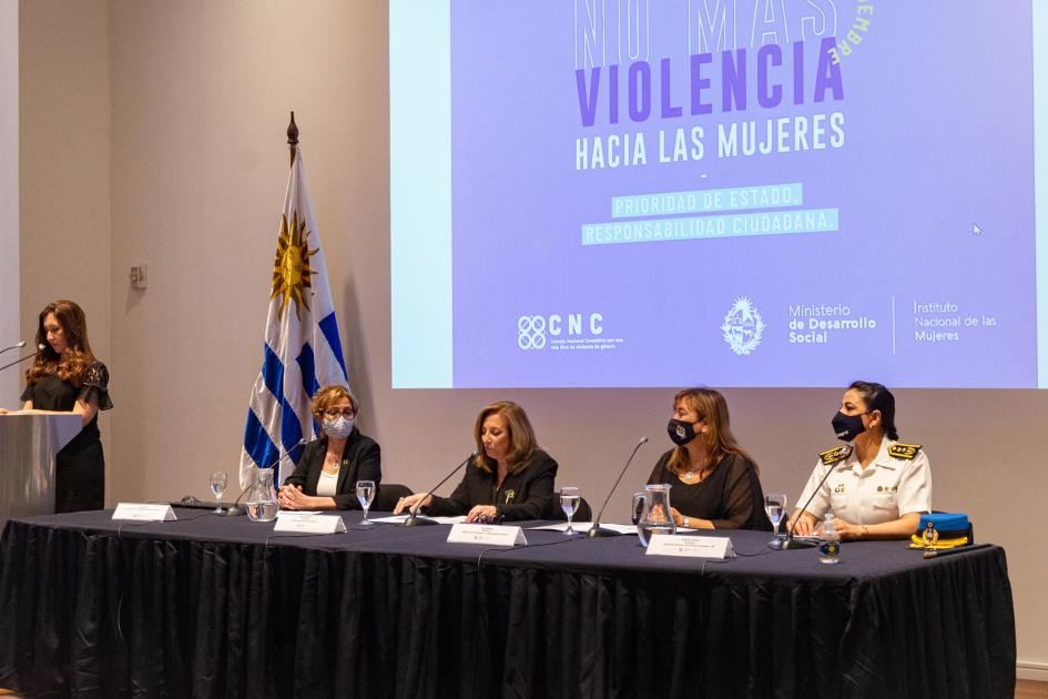 Directora de Inmujeres haciendo uso de la palabra Directora de Inmujeres haciendo uso de la palabra