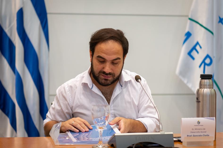 Gonzalo Civila en el consejo de ministros Gonzalo Civila en el consejo de ministros