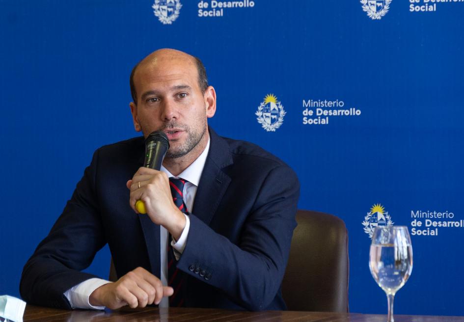 Ministro de Desarrollo Social haciendo uso de la palabra Ministro de Desarrollo Social haciendo uso de la palabra