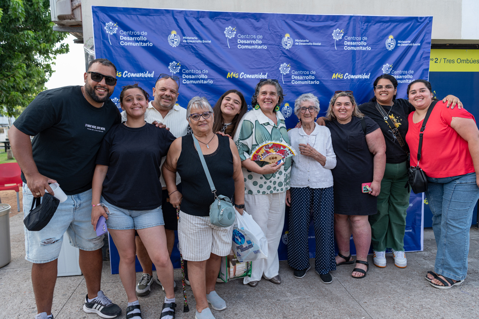 Inauguración del Centro de Desarrollo Comunitario en Tres Ombúes. Inauguración del Centro de Desarrollo Comunitario en Tres Ombúes.