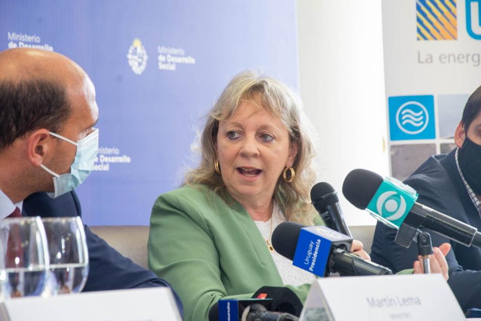 MIDES y UTE presentaron el Bono Social de Energía Eléctrica que beneficiará a usuarios de programas del ministerio Ministro Martín Lema y Silvia Emaldi, presidenta de UTE en lanzamiento del Bono de electricidad
