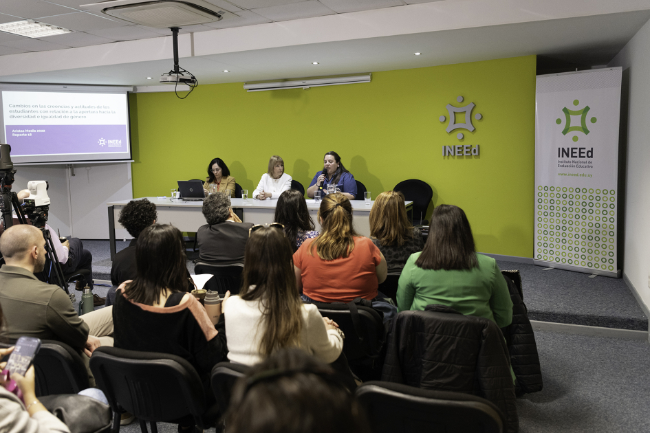 Público presente en el coloquio.