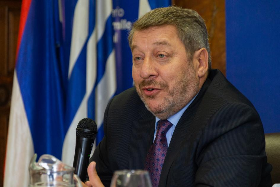 Presidente del BPS, Alfredo Cabrera haciendo uso de la palabra Presidente del BPS, Alfredo Cabrera haciendo uso de la palabra