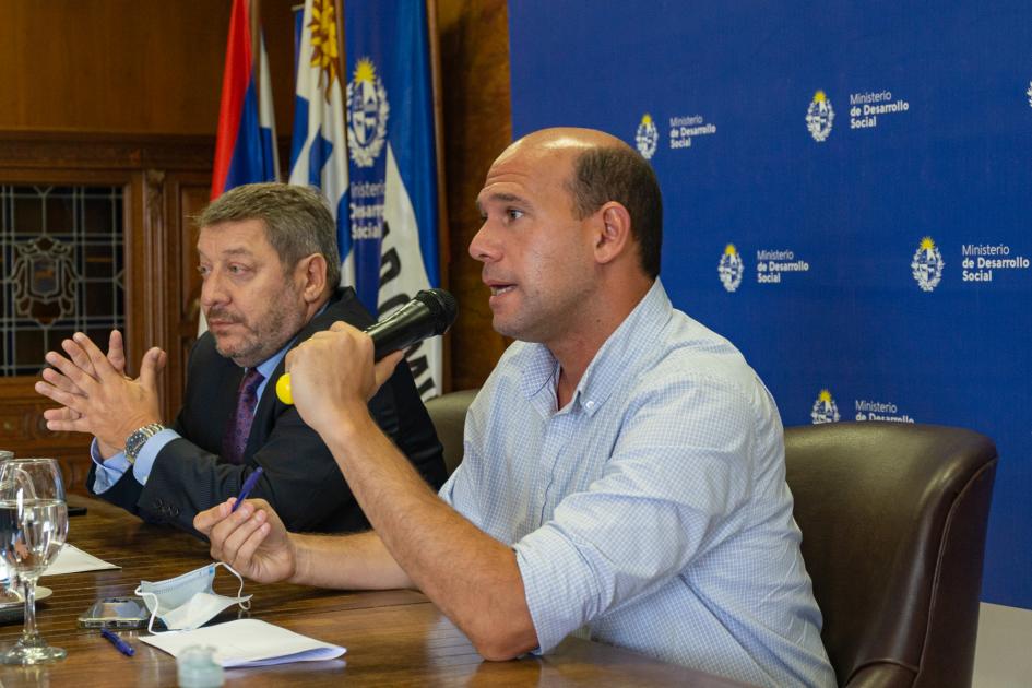 Ministro Martín Lema haciendo uso de la palabra Ministro Martín Lema haciendo uso de la palabra