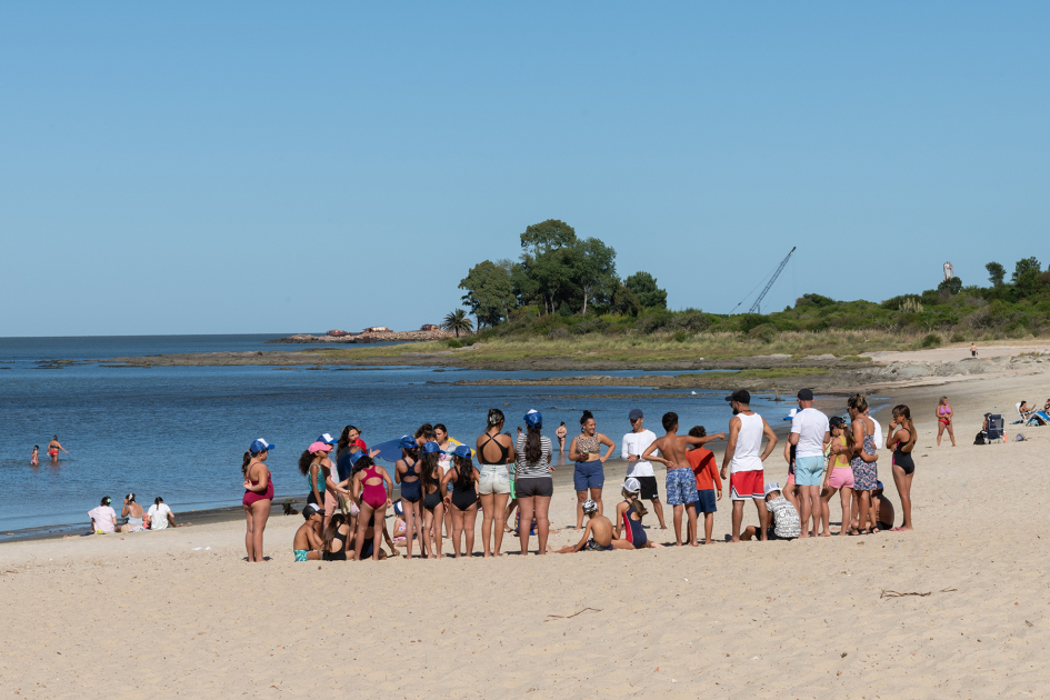 Programa "Al Agua Pato" en la playa de Pajas Blancas.