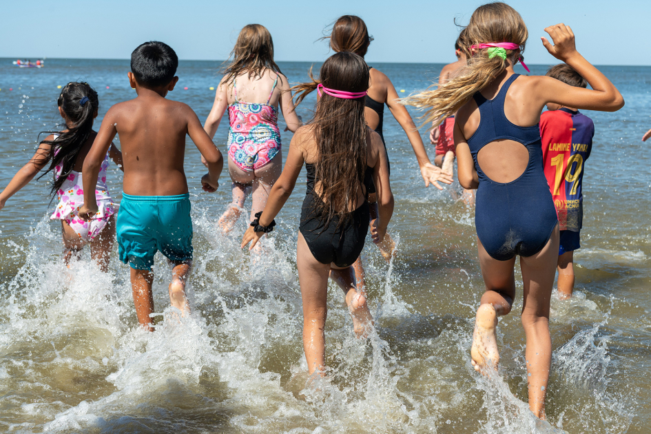 Programa "Al Agua Pato" en la playa de Pajas Blancas.