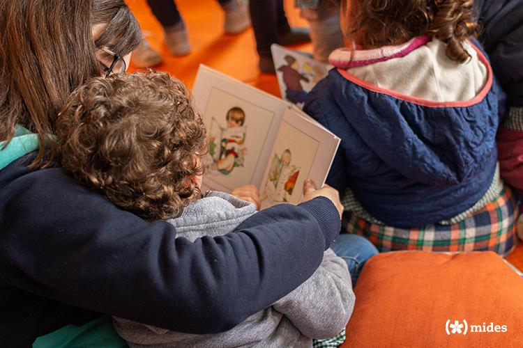 Niños del CAIF participando en la actividad