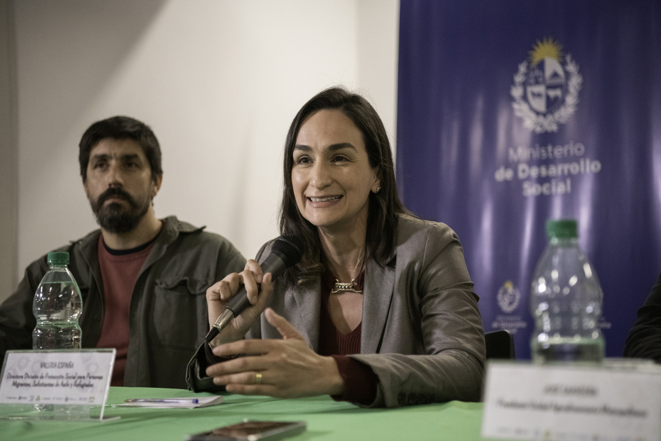 Valeria España, directora de la División de Protección Social para Personas Migrantes, Solicitantes Valeria España, directora de la División de Protección Social para Personas Migrantes, Solicitantes