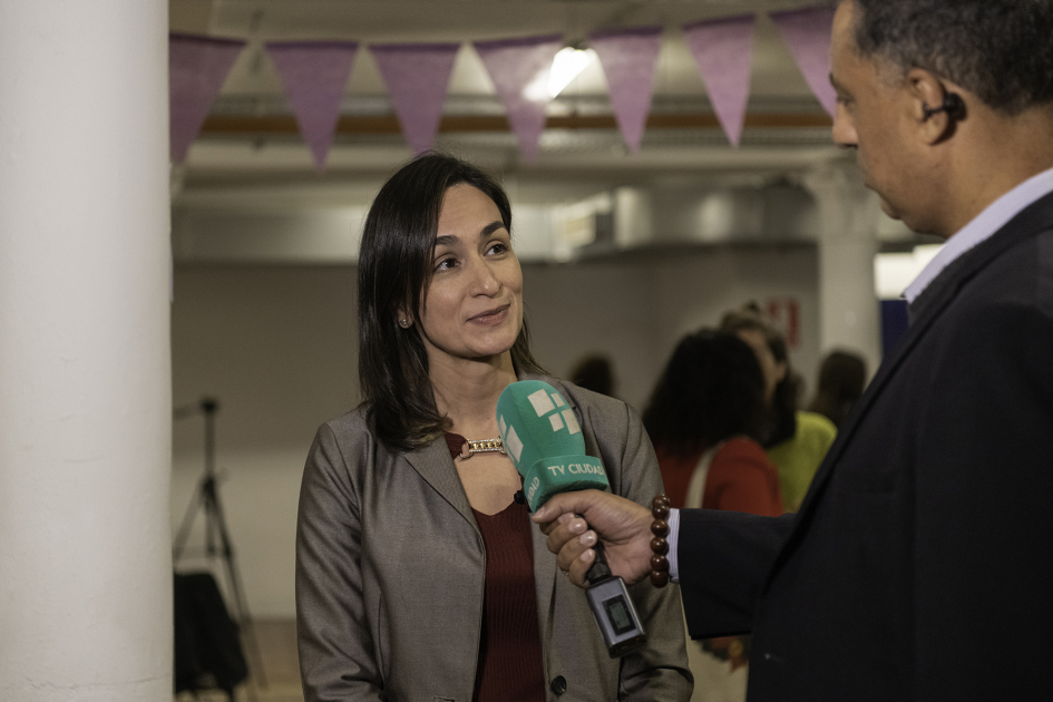 Valeria España, directora de la División de Protección Social para Personas Migrantes, Solicitantes Valeria España, directora de la División de Protección Social para Personas Migrantes, Solicitantes