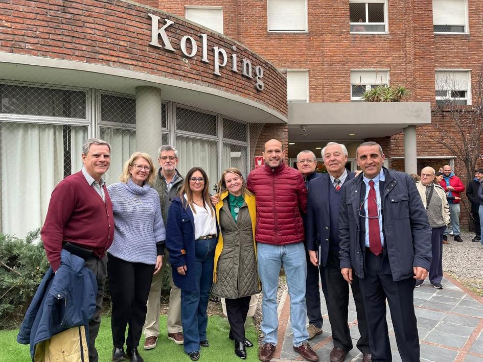 Autoridades del MIDES y de Fundación Kolping