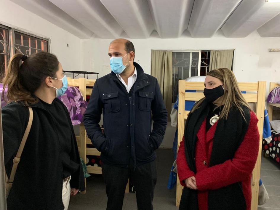 Autoridades del Ministerio de Desarrollo Social junto a Alcaldesa del Municipio CH en primer Parador Nocturno Martín Lema, Andrea Brugman y Matilde Antía en Parador Nocturno para personas en situación de calle
