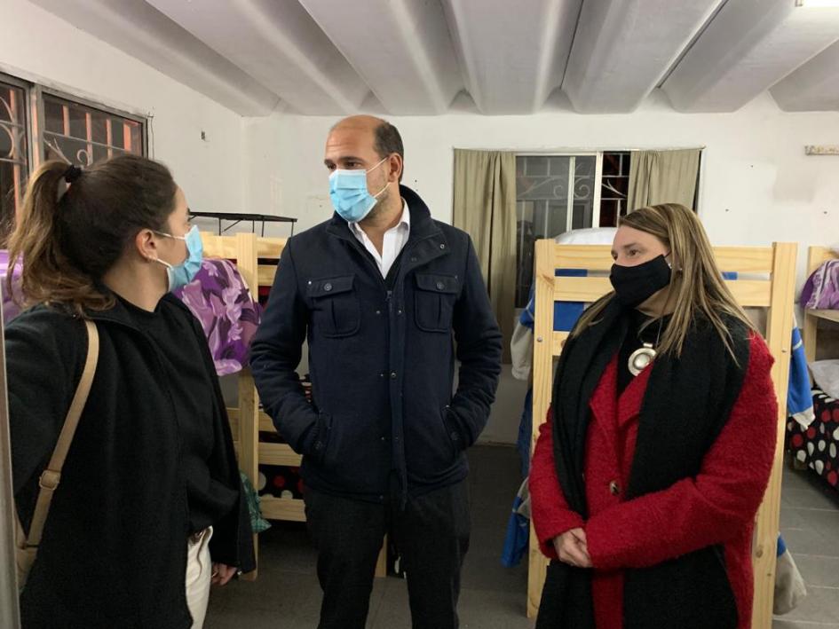 Martín Lema, Andrea Brugman y Matilde Antía en Parador Nocturno para personas en situación de calle