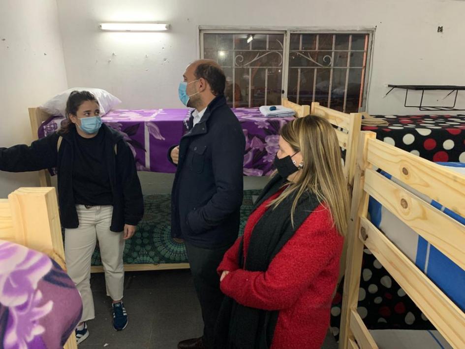 Martín Lema, Andrea Brugman y Matilde Antía en apertura de primer Parador Nocturno para personas en situación de calle Martín Lema, Andrea Brugman y Matilde Antía en Parador Nocturno para personas en situación de calle