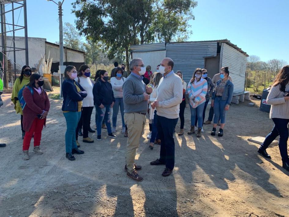 Proyecto creado por mujeres fabricará baldosas para ser colocadas en las veredas de Trinidad. Proyecto creado por mujeres fabricará baldosas para ser colocadas en las veredas de Trinidad.