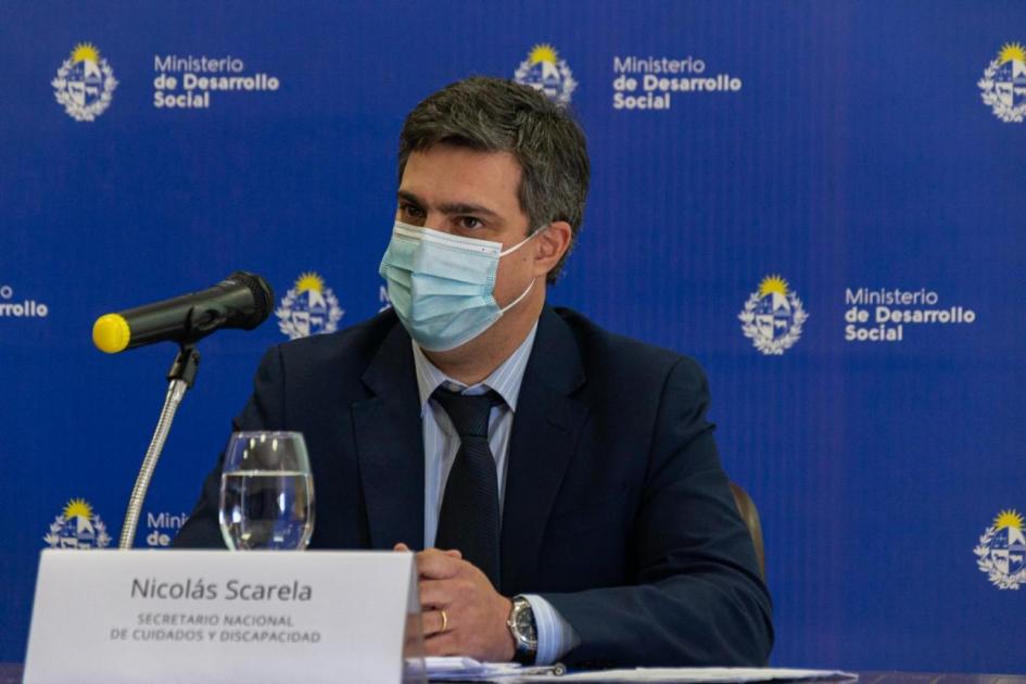 Nicolás Scarela, Secretario Nacional de Cuidados y Discapacidad en Presentación del Plan de Cuidados período 2021/2025 Nicolás Scarela en presentación del Plan de Cuidados período 2021/2025