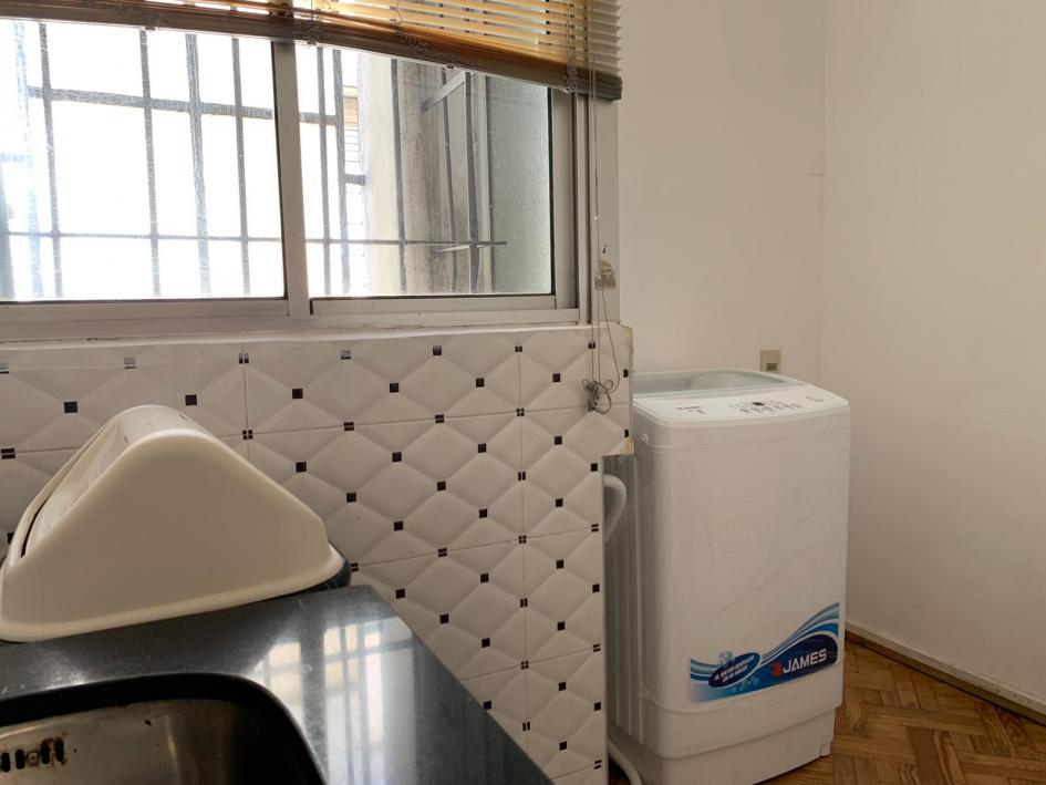 Espacio lavadero Espacio lavadero con mesada, lavadora y secaropa