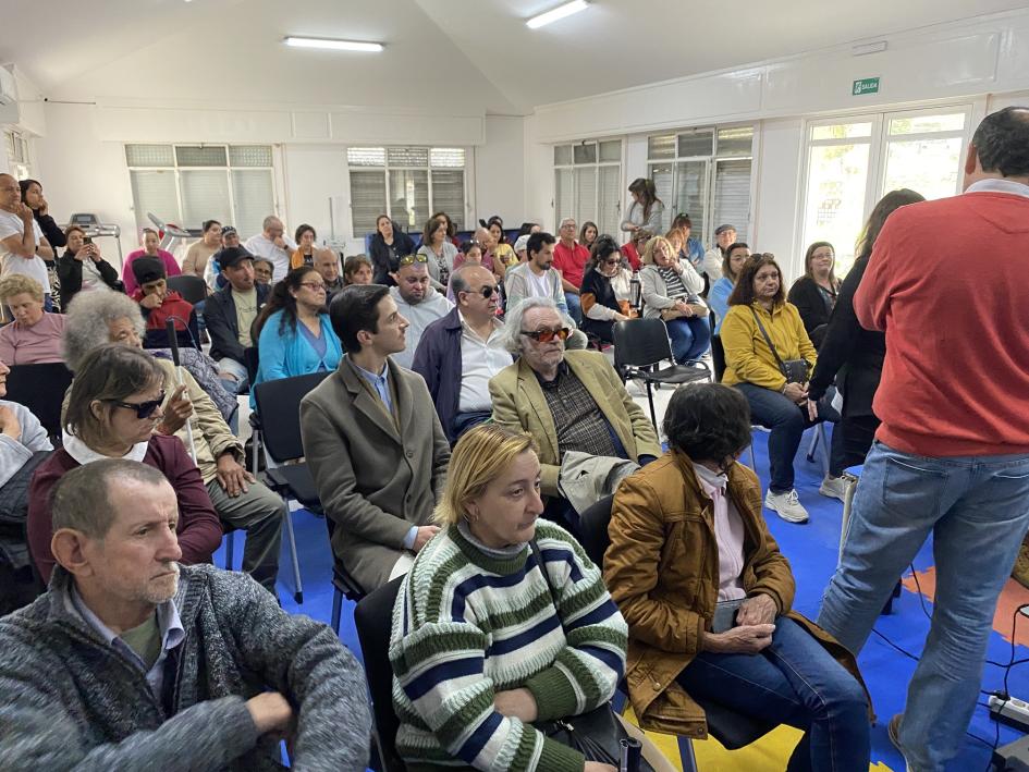 Gimnasio del Centro Tiburcio Cachón durante la proyección de la película