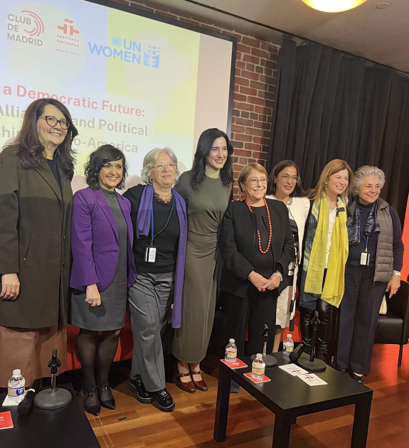 Oradoras en la actividad Tejiendo futuro democrático, en el marco de la CSW70