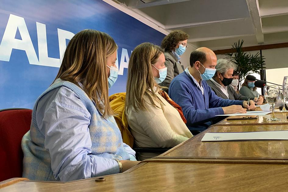 Ministerio de Desarrollo Social e Intendencia de Maldonado firman convenio laboral para emprendedores locales Martín Lema firma convenio con Enrique Antía para proyectos de emprendedores de Maldonado